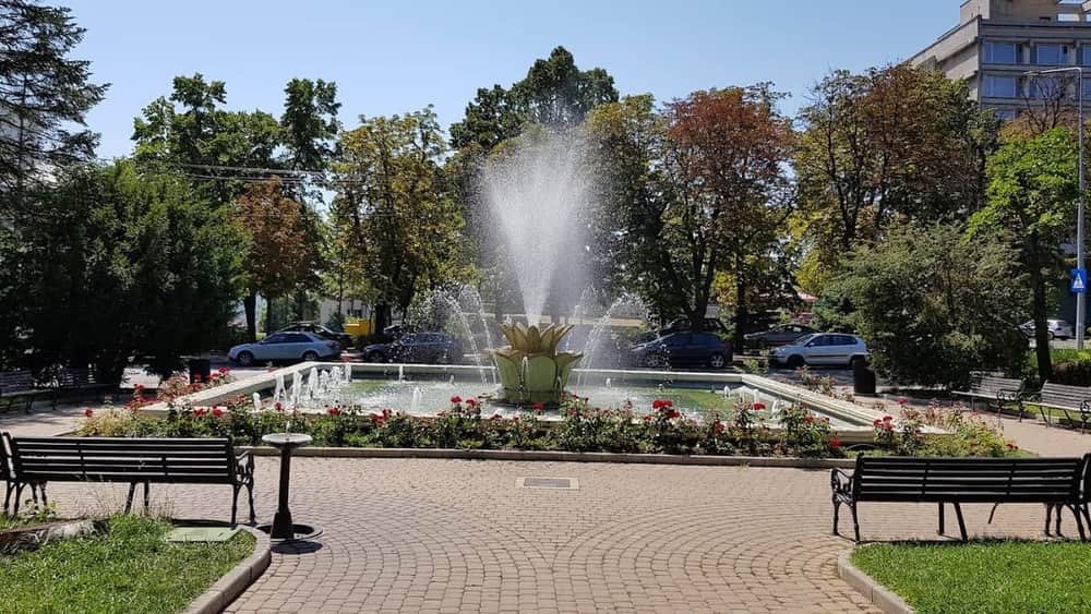 Fântâna Arteziană — 3