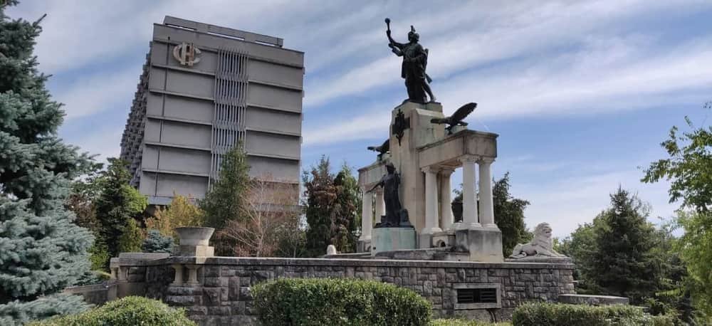 Monumentul Eroilor — 3