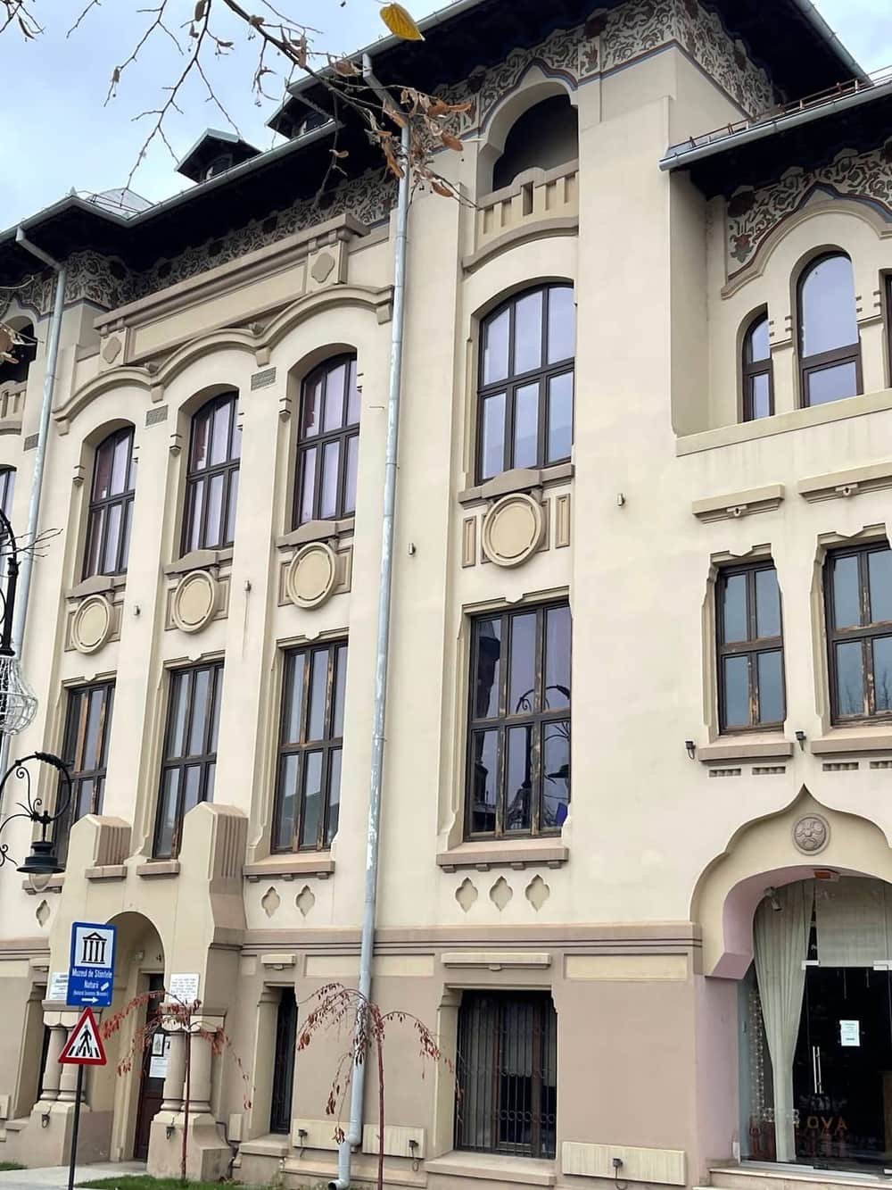 Muzeul Olteniei – Secția de Științele Naturii — 2