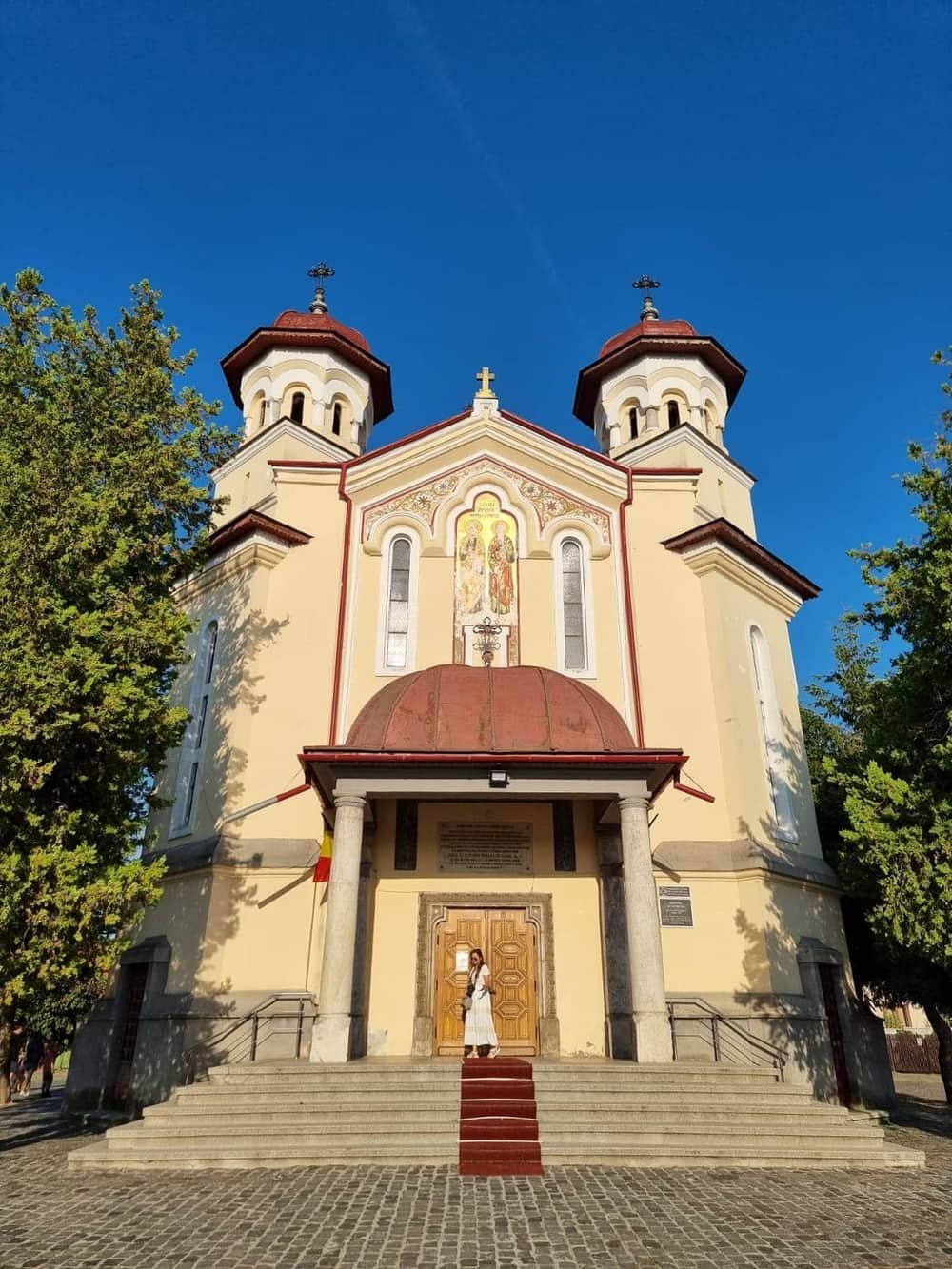 Biserica Sfinții Petru și Pavel
