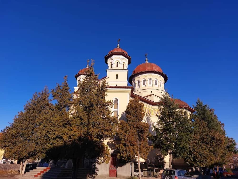 Biserica Sfinții Petru și Pavel — 3