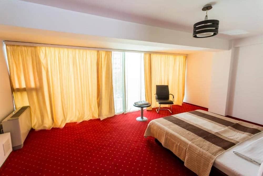 Hotel Corona — 2