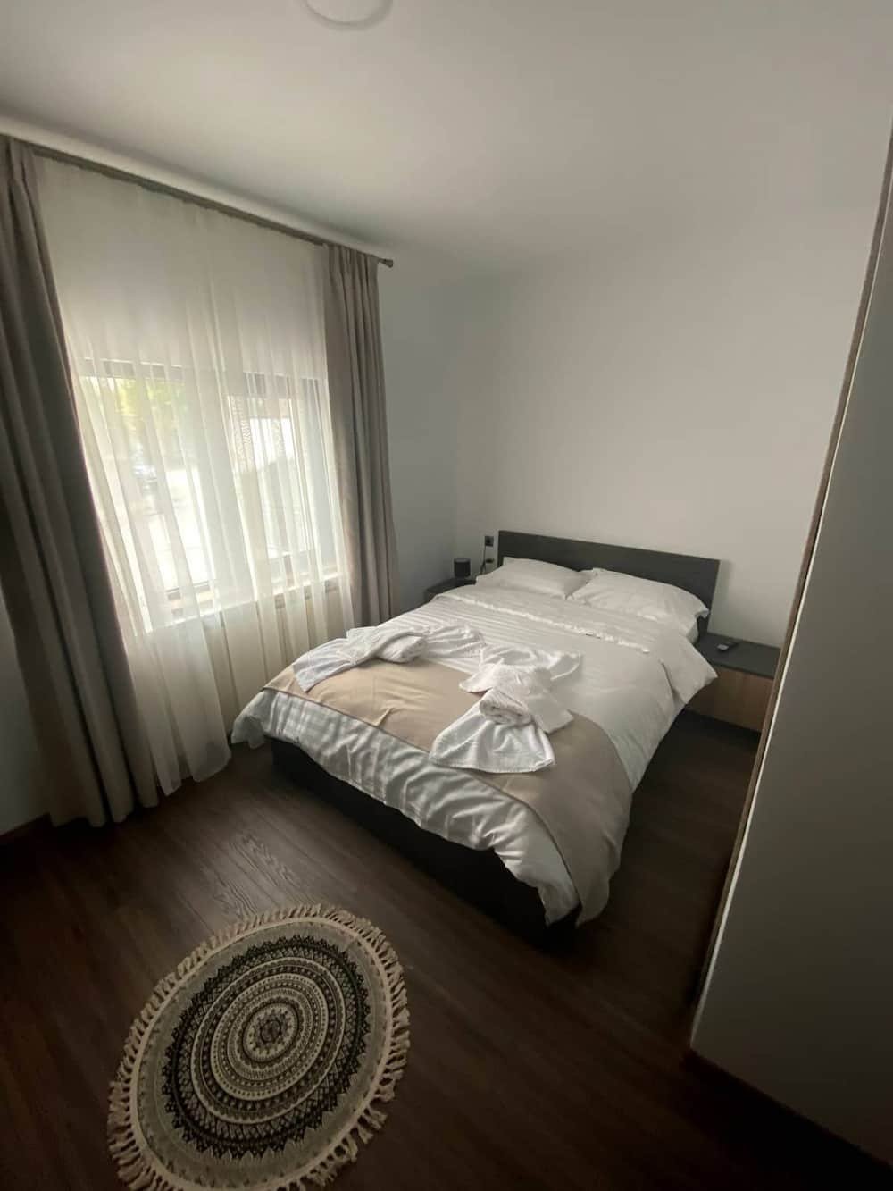 Pensiunea Casa YDA — 2