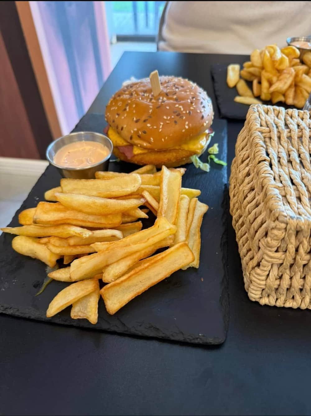 Bros Burger — 3