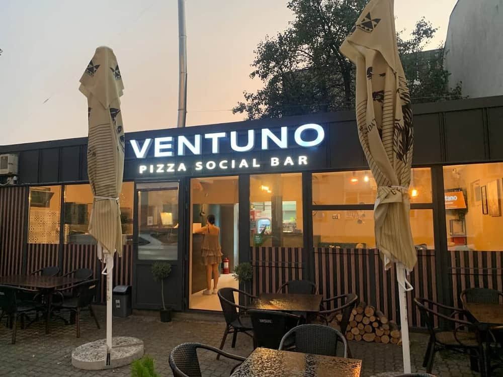 VENTUNO Pizza Social Bar